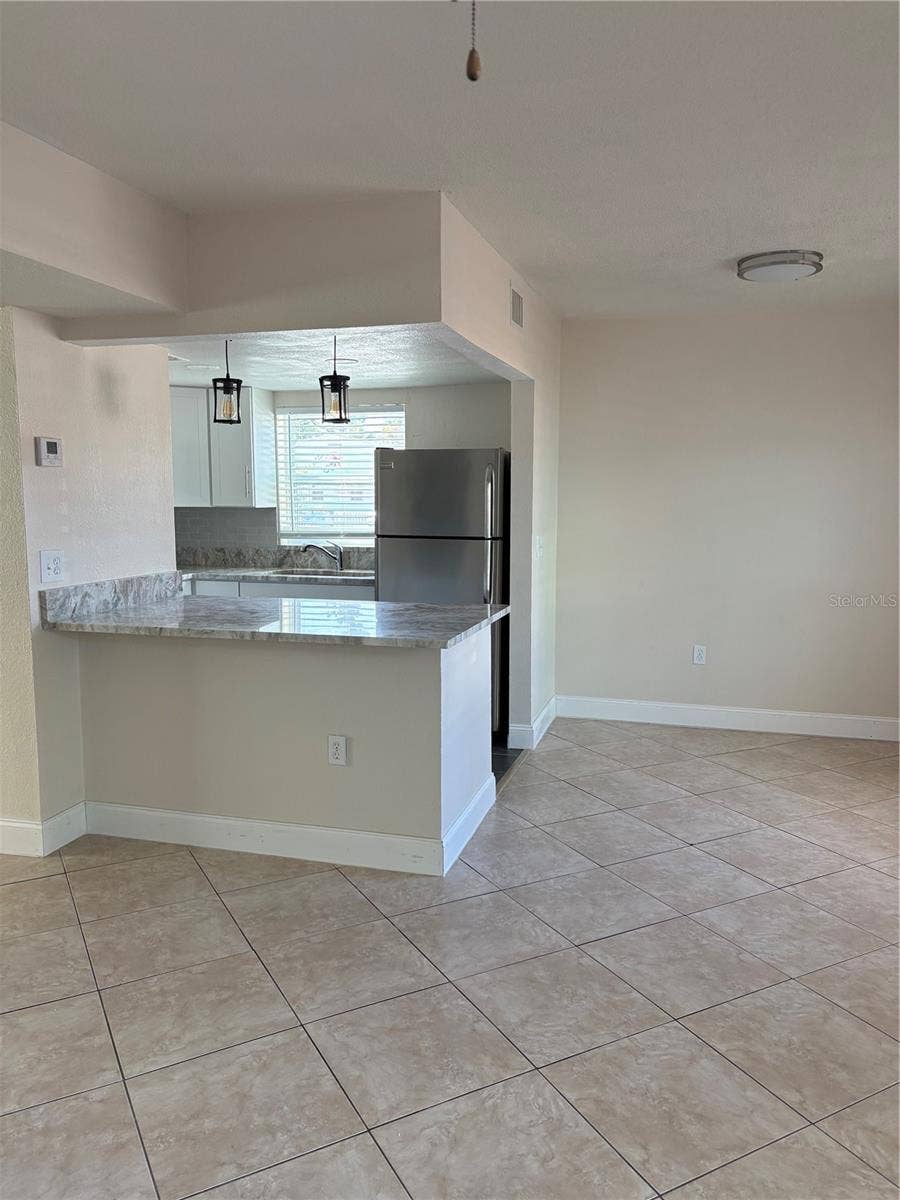 555 69TH AVENUE, #1, St Petersburg, FL 33706