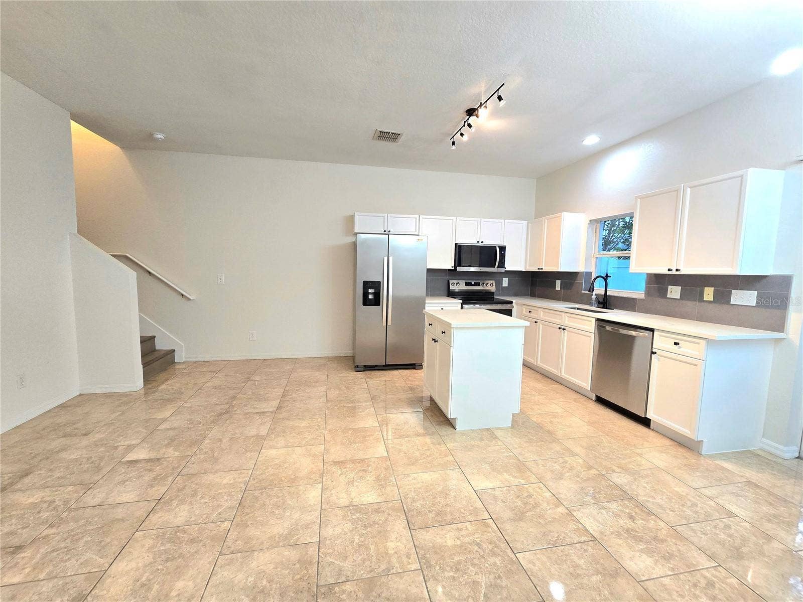 13241 OPAL COURT, Largo, FL 33773 13241 OPAL COURT, Largo, FL 33773