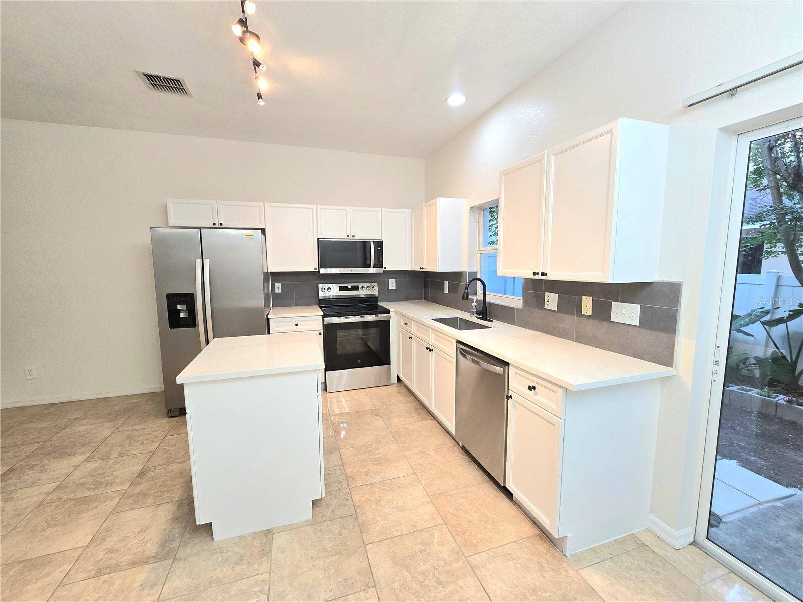 13241 OPAL COURT, Largo, FL 33773 13241 OPAL COURT, Largo, FL 33773