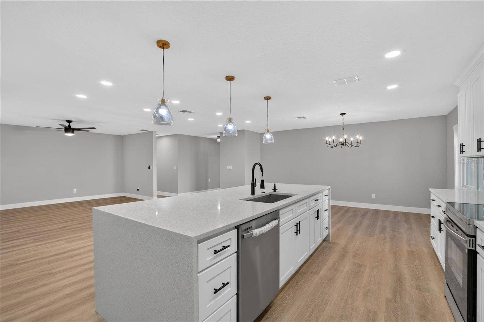 605 HILLPOINT WAY, Brandon, FL 33510 605 HILLPOINT WAY, Brandon, FL 33510