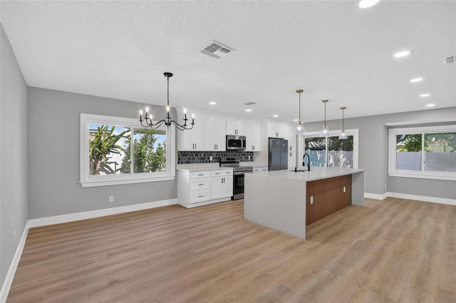 605 HILLPOINT WAY, Brandon, FL 33510 605 HILLPOINT WAY, Brandon, FL 33510