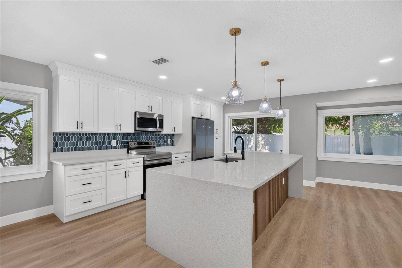 605 HILLPOINT WAY, Brandon, FL 33510 605 HILLPOINT WAY, Brandon, FL 33510