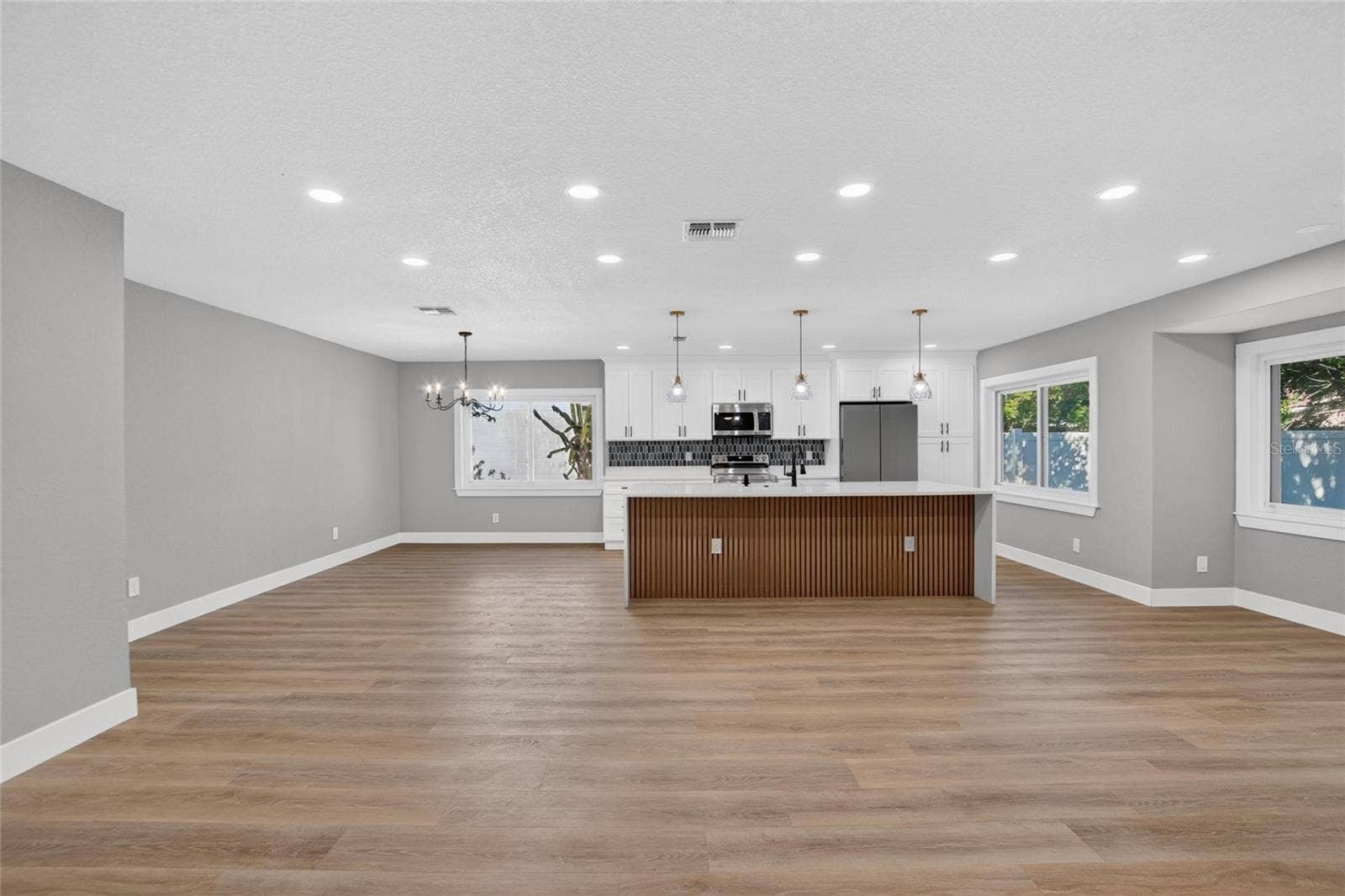 605 HILLPOINT WAY, Brandon, FL 33510 605 HILLPOINT WAY, Brandon, FL 33510