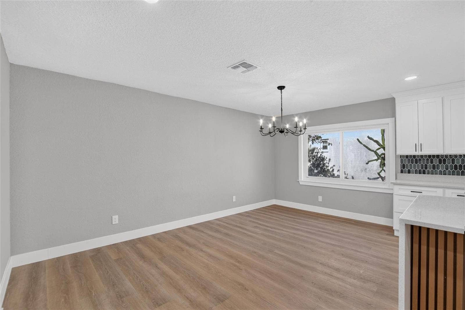 605 HILLPOINT WAY, Brandon, FL 33510 605 HILLPOINT WAY, Brandon, FL 33510