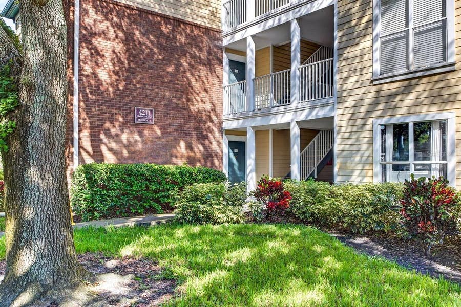Property photo for 4211 CHATHAM OAK COURT, #111, Tampa, FL