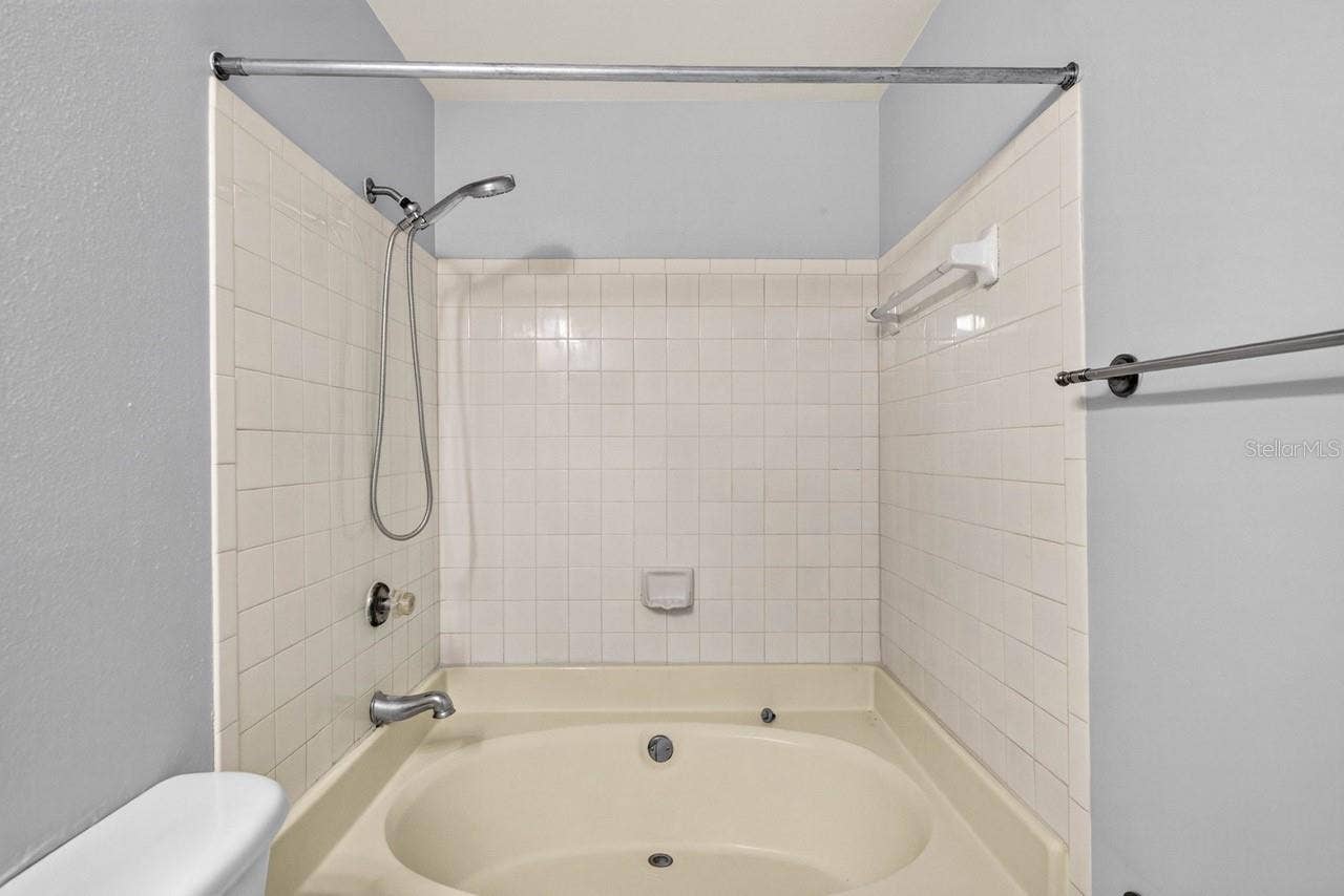 4211 CHATHAM OAK COURT, #111, Tampa, FL 33624