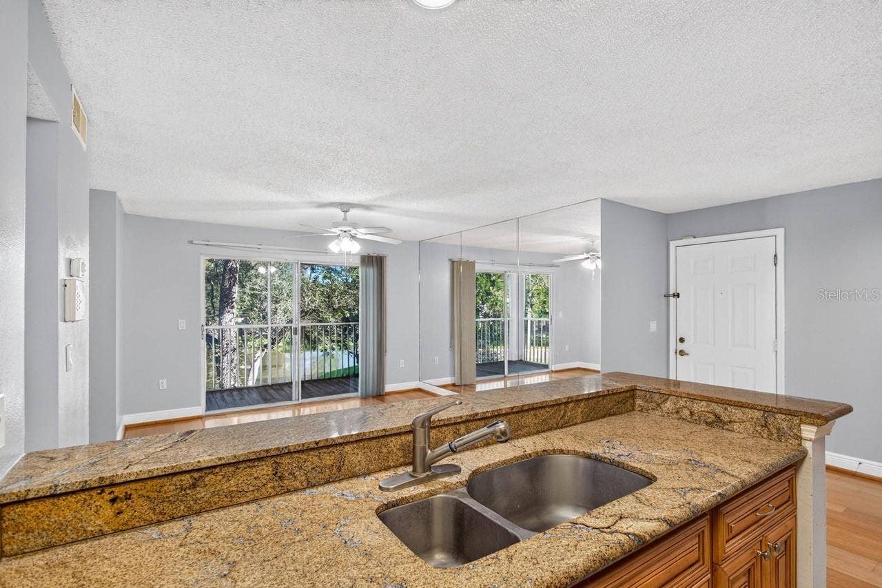 4211 CHATHAM OAK COURT, #111, Tampa, FL 33624