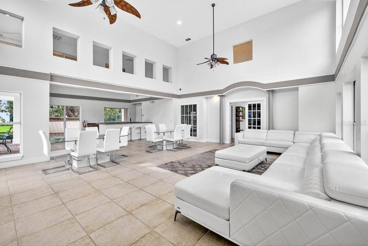 4211 CHATHAM OAK COURT, #111, Tampa, FL 33624