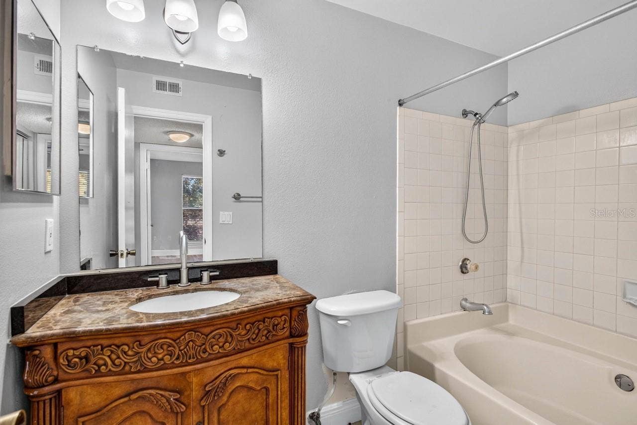 4211 CHATHAM OAK COURT, #111, Tampa, FL 33624