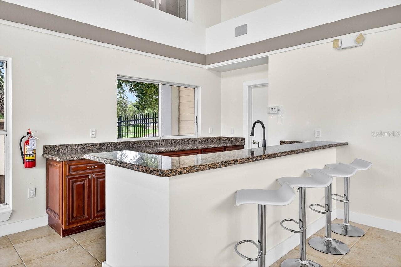 4211 CHATHAM OAK COURT, #111, Tampa, FL 33624