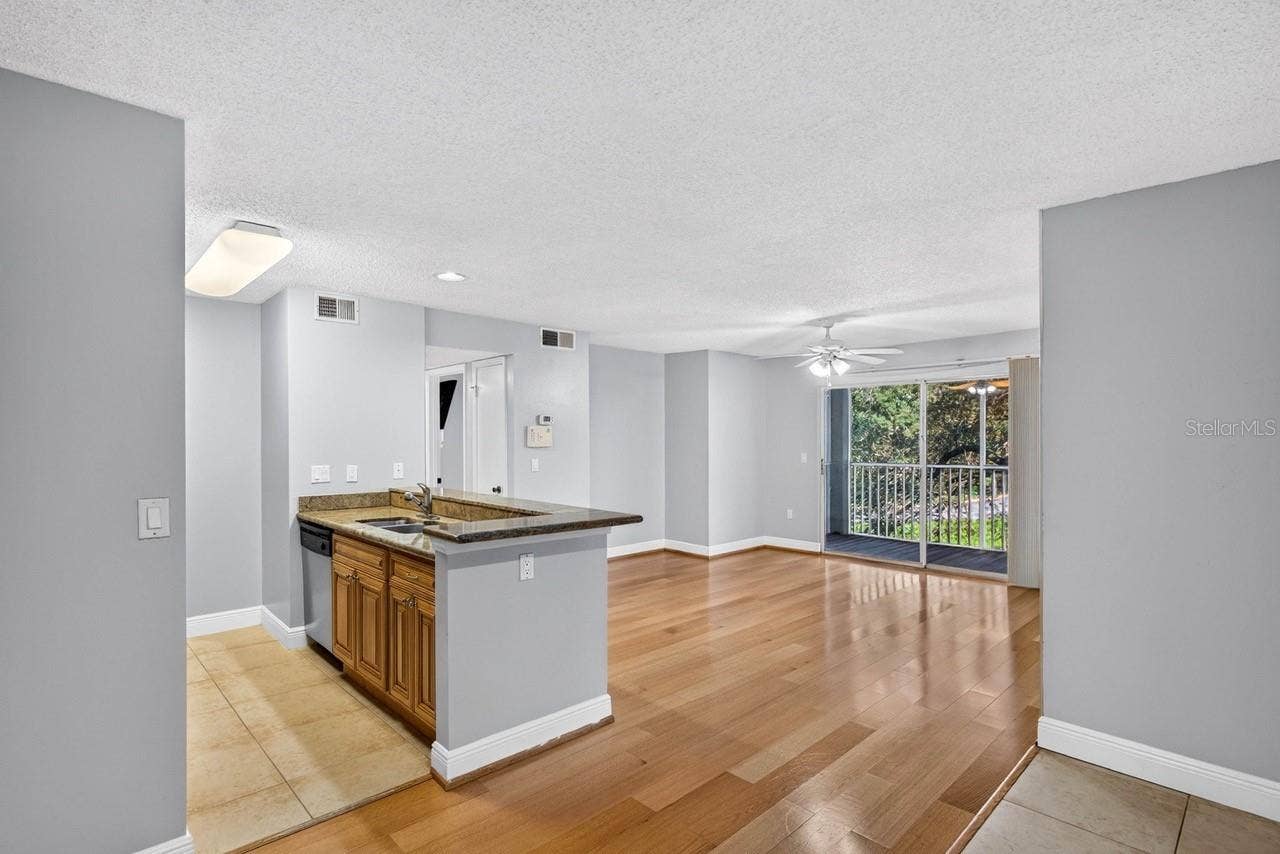 4211 CHATHAM OAK COURT, #111, Tampa, FL 33624