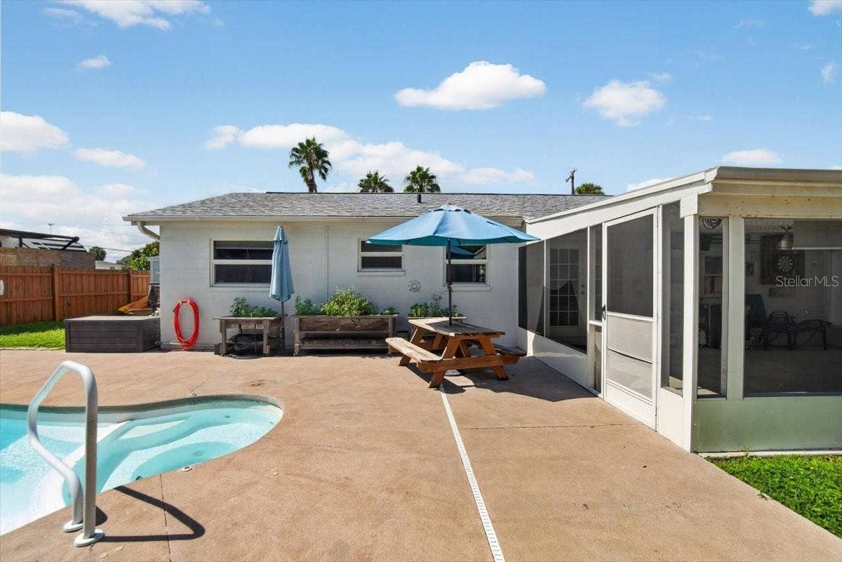 6205 FAIRWAY BOULEVARD, Apollo Beach, FL 33572 6205 FAIRWAY BOULEVARD, Apollo Beach, FL 33572