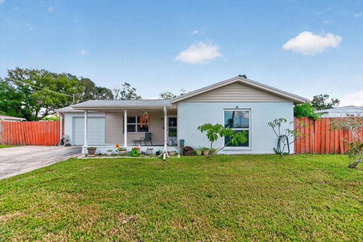 6205 FAIRWAY BOULEVARD, Apollo Beach, FL 33572 6205 FAIRWAY BOULEVARD, Apollo Beach, FL 33572
