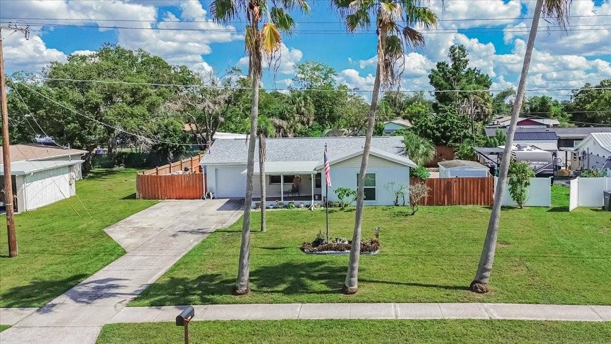 6205 FAIRWAY BOULEVARD, Apollo Beach, FL 33572 6205 FAIRWAY BOULEVARD, Apollo Beach, FL 33572