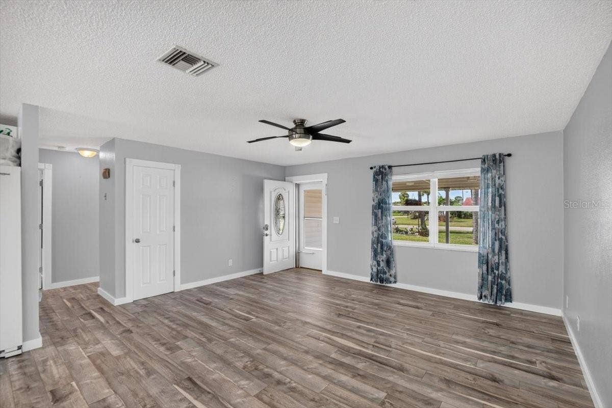 6205 FAIRWAY BOULEVARD, Apollo Beach, FL 33572 6205 FAIRWAY BOULEVARD, Apollo Beach, FL 33572