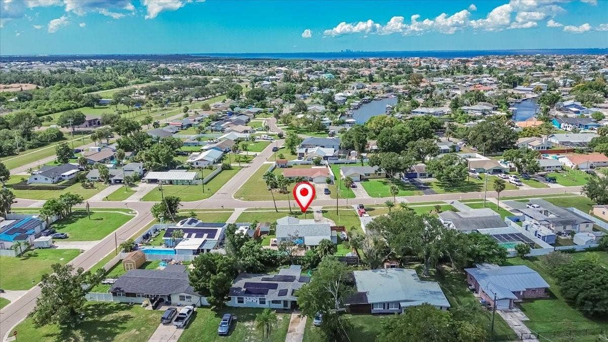 6205 FAIRWAY BOULEVARD, Apollo Beach, FL 33572 6205 FAIRWAY BOULEVARD, Apollo Beach, FL 33572
