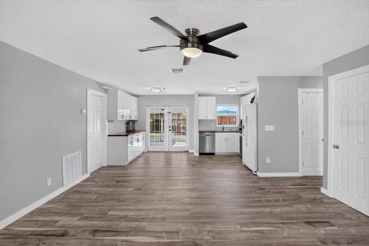 6205 FAIRWAY BOULEVARD, Apollo Beach, FL 33572 6205 FAIRWAY BOULEVARD, Apollo Beach, FL 33572
