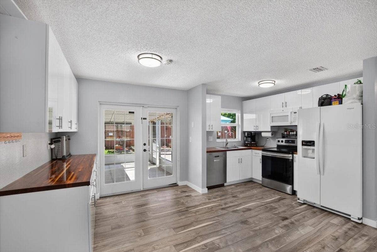6205 FAIRWAY BOULEVARD, Apollo Beach, FL 33572 6205 FAIRWAY BOULEVARD, Apollo Beach, FL 33572