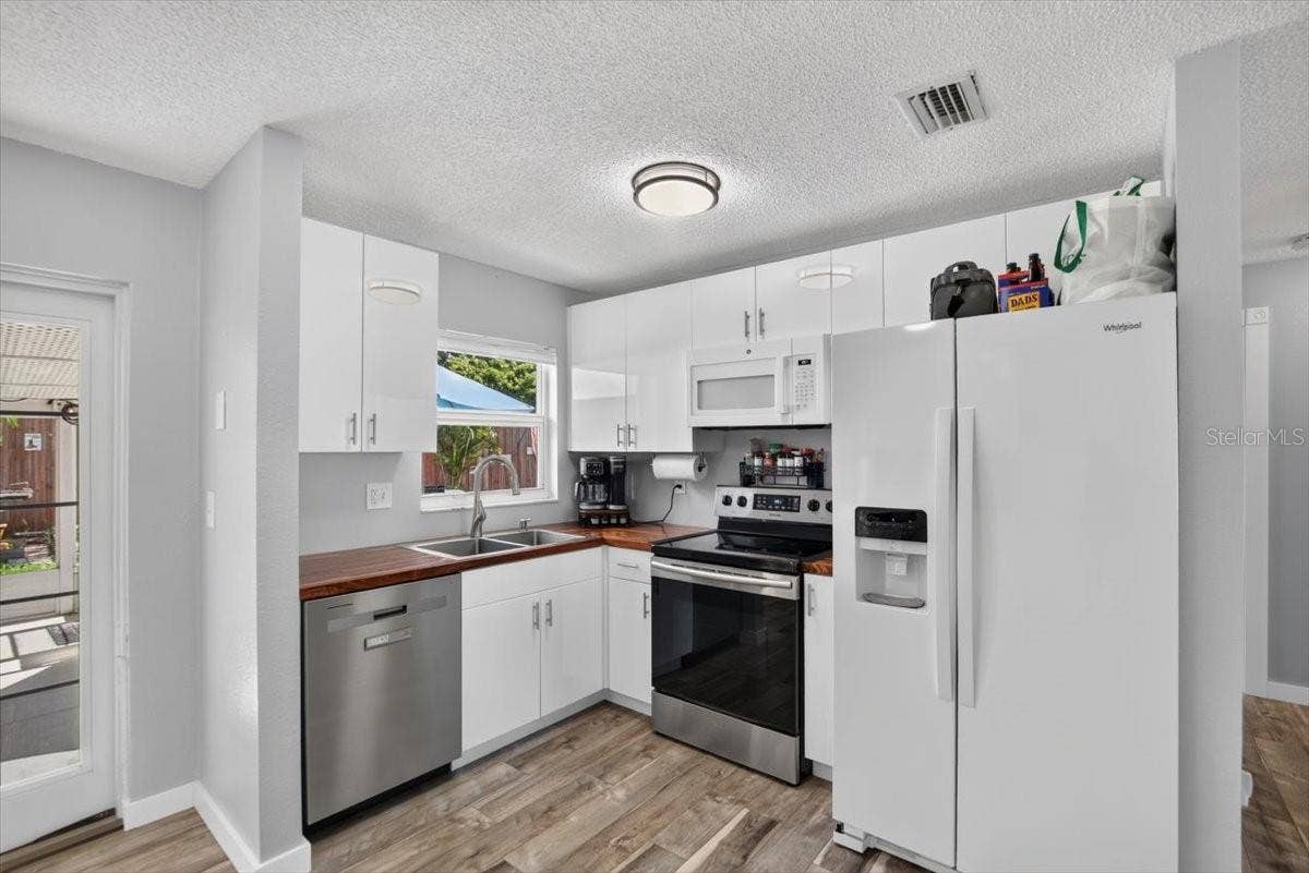 6205 FAIRWAY BOULEVARD, Apollo Beach, FL 33572 6205 FAIRWAY BOULEVARD, Apollo Beach, FL 33572