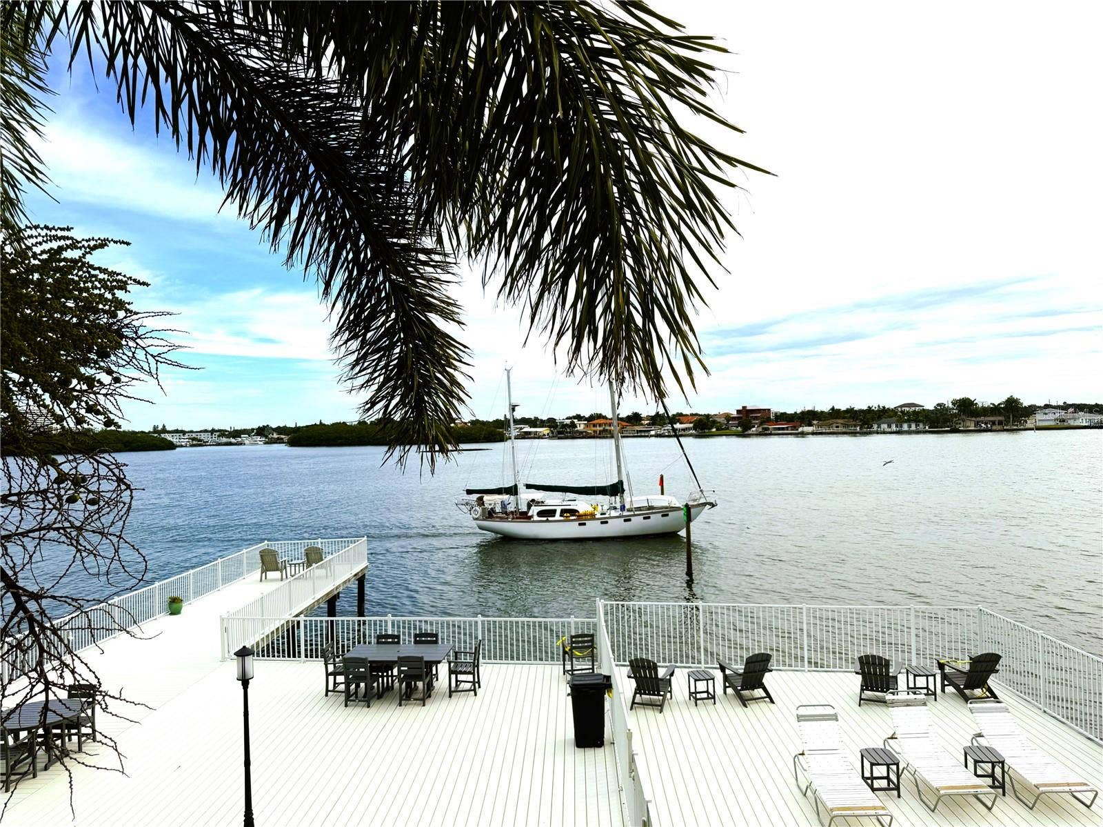 Watch the Boats go by