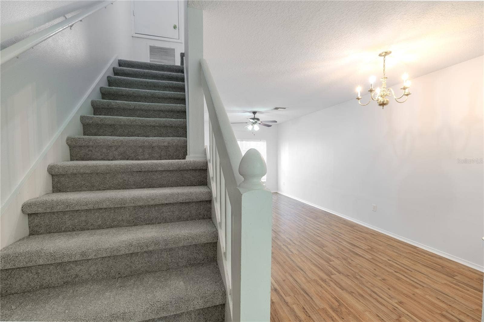 2432 LAKE WOODBERRY CIRCLE, Brandon, FL 33510 Stairwell