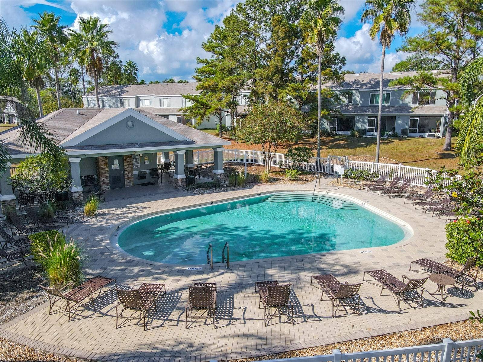 2432 LAKE WOODBERRY CIRCLE, Brandon, FL 33510 Community pool