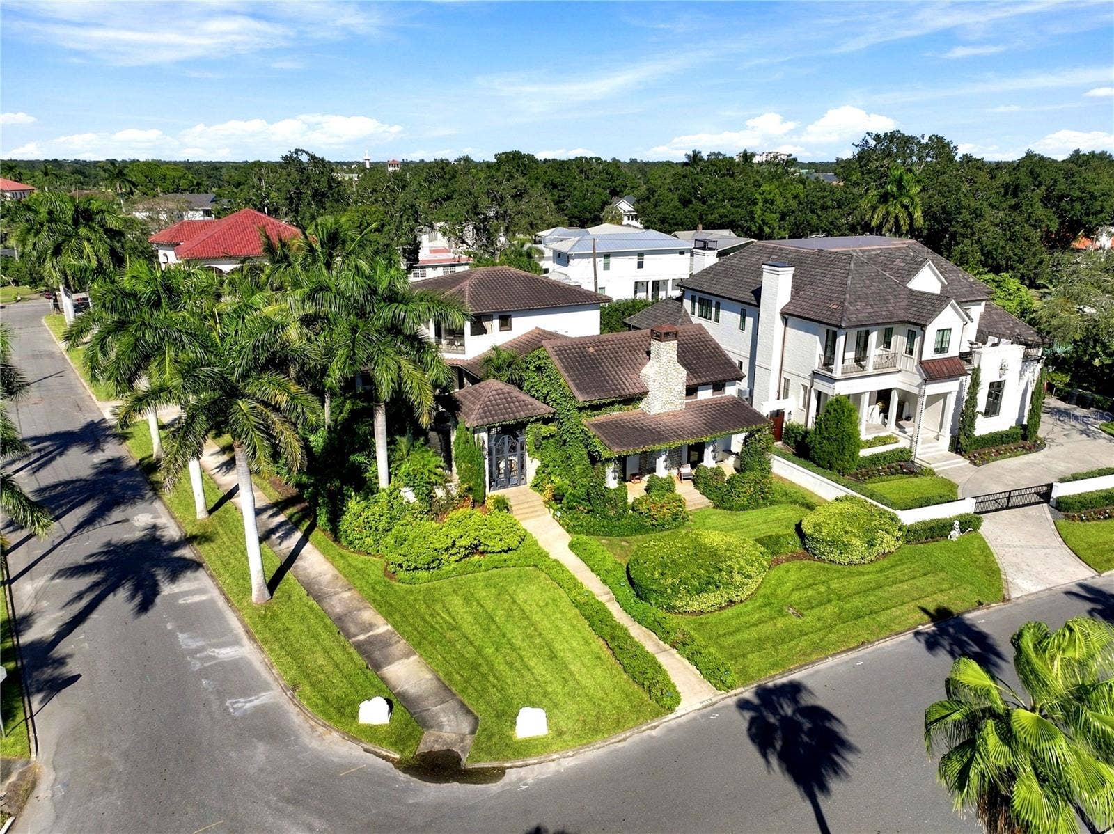 200 BRIGHTWATERS BOULEVARD NE, St Petersburg, FL 33704 200 BRIGHTWATERS BOULEVARD NE, St Petersburg, FL 33704