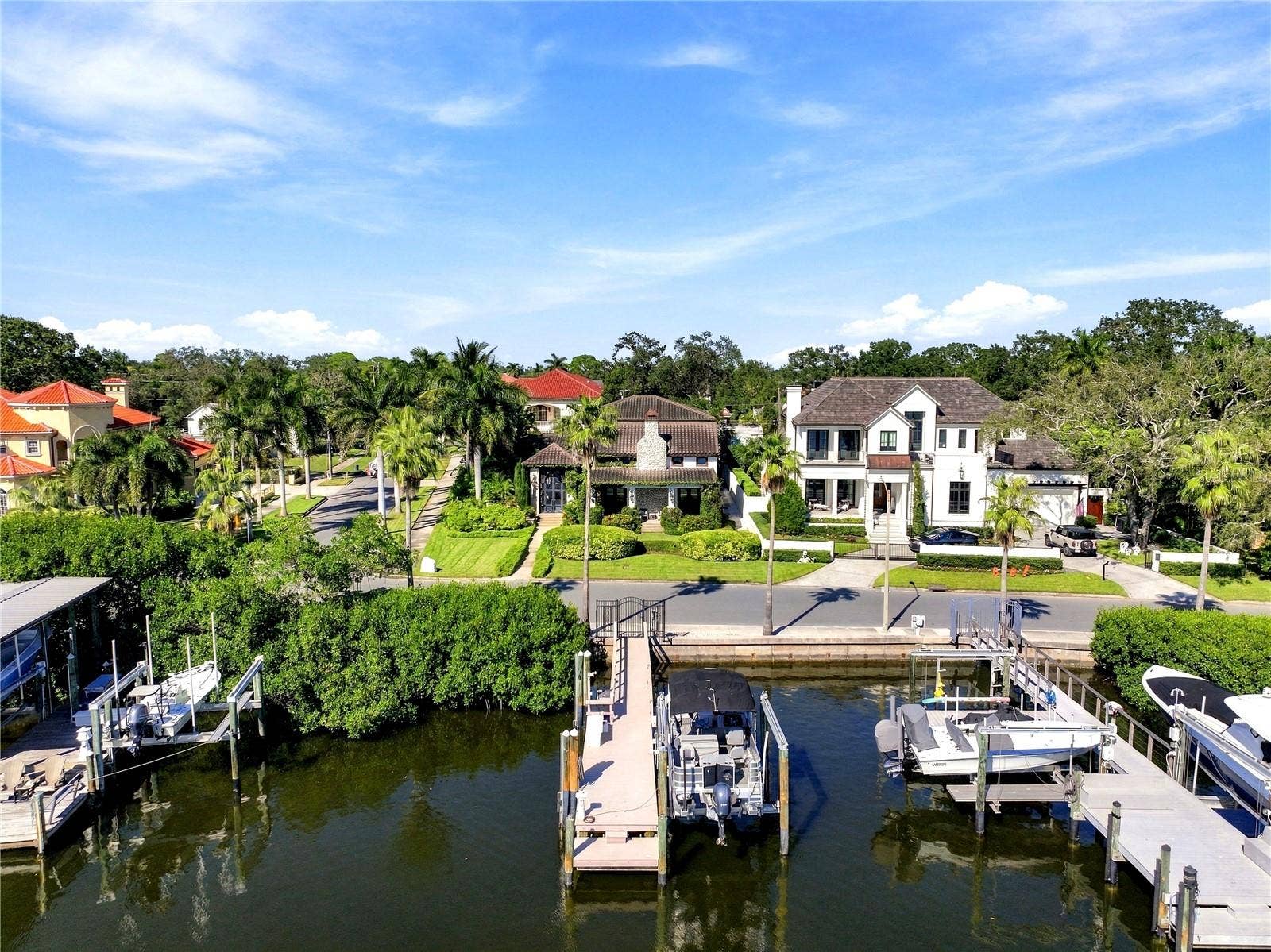200 BRIGHTWATERS BOULEVARD NE, St Petersburg, FL 33704 200 BRIGHTWATERS BOULEVARD NE, St Petersburg, FL 33704