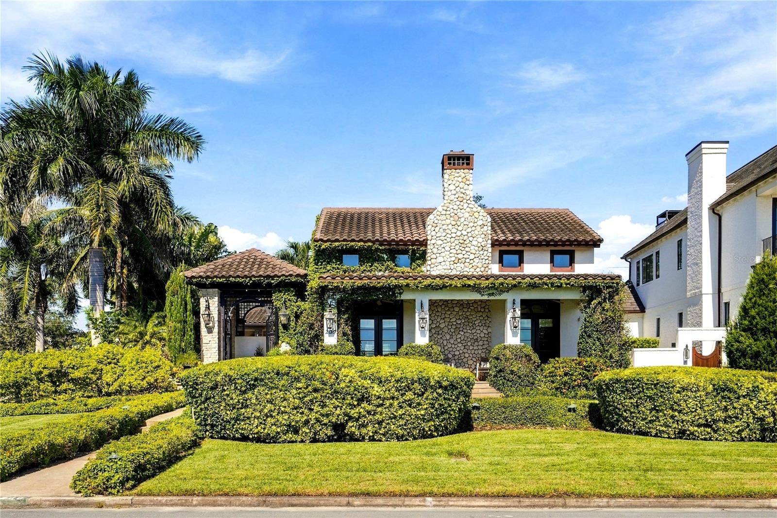 200 BRIGHTWATERS BOULEVARD NE, St Petersburg, FL 33704 200 BRIGHTWATERS BOULEVARD NE, St Petersburg, FL 33704