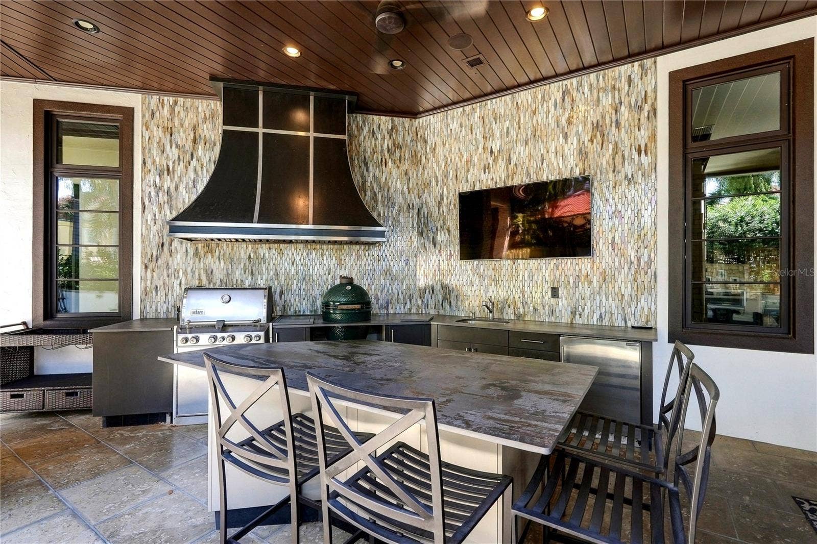 200 BRIGHTWATERS BOULEVARD NE, St Petersburg, FL 33704 200 BRIGHTWATERS BOULEVARD NE, St Petersburg, FL 33704