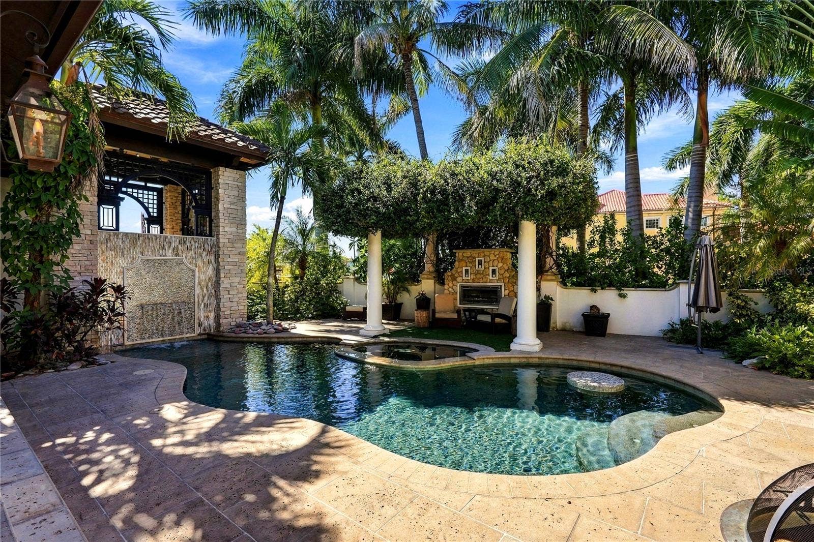 200 BRIGHTWATERS BOULEVARD NE, St Petersburg, FL 33704 200 BRIGHTWATERS BOULEVARD NE, St Petersburg, FL 33704
