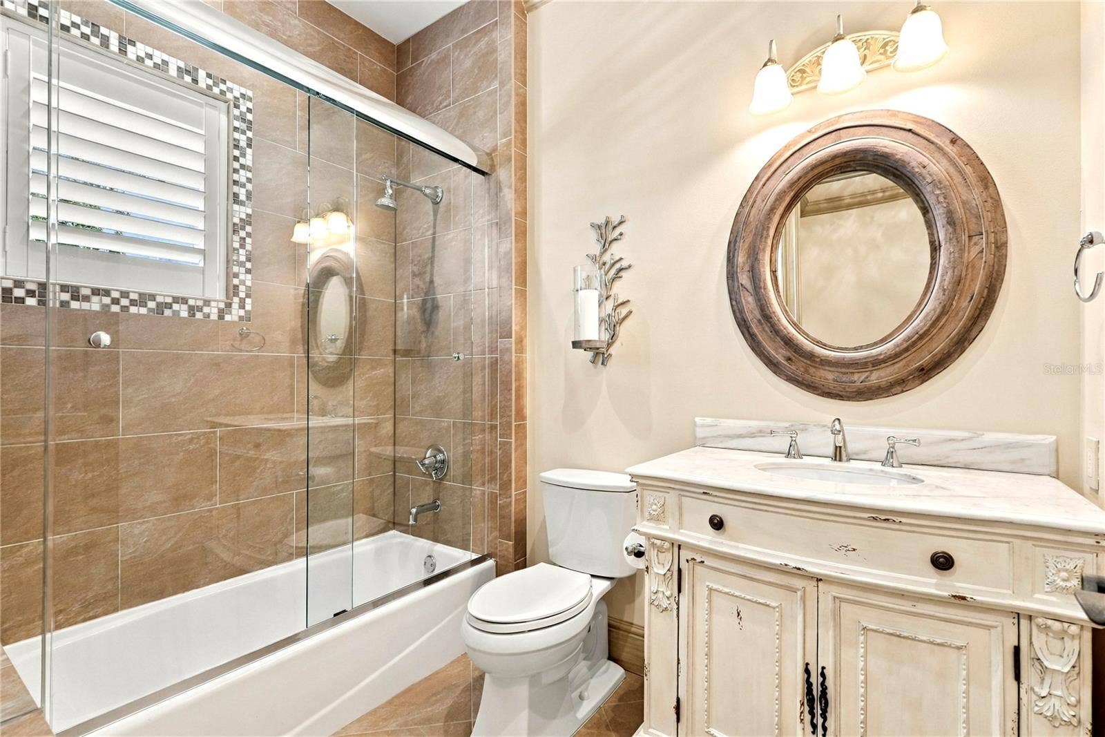 200 BRIGHTWATERS BOULEVARD NE, St Petersburg, FL 33704 Bathroom 3