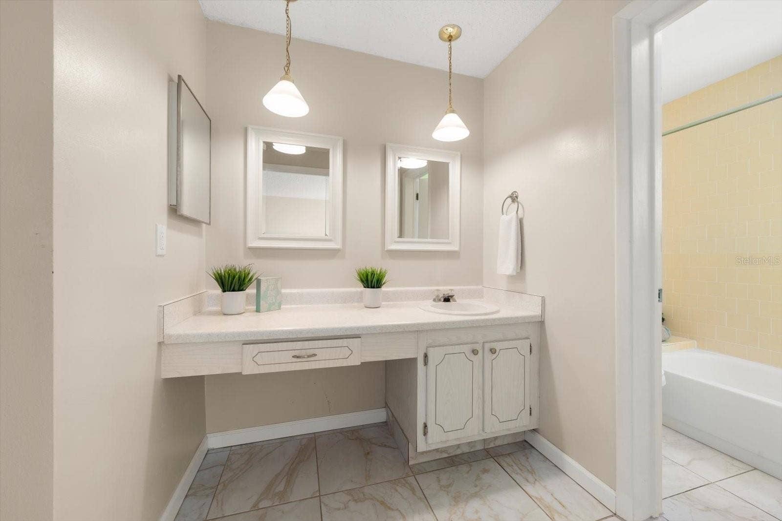 1706 BELLEAIR FOREST DRIVE, #238, Belleair, FL 33756 Primary en suite bath with vanity