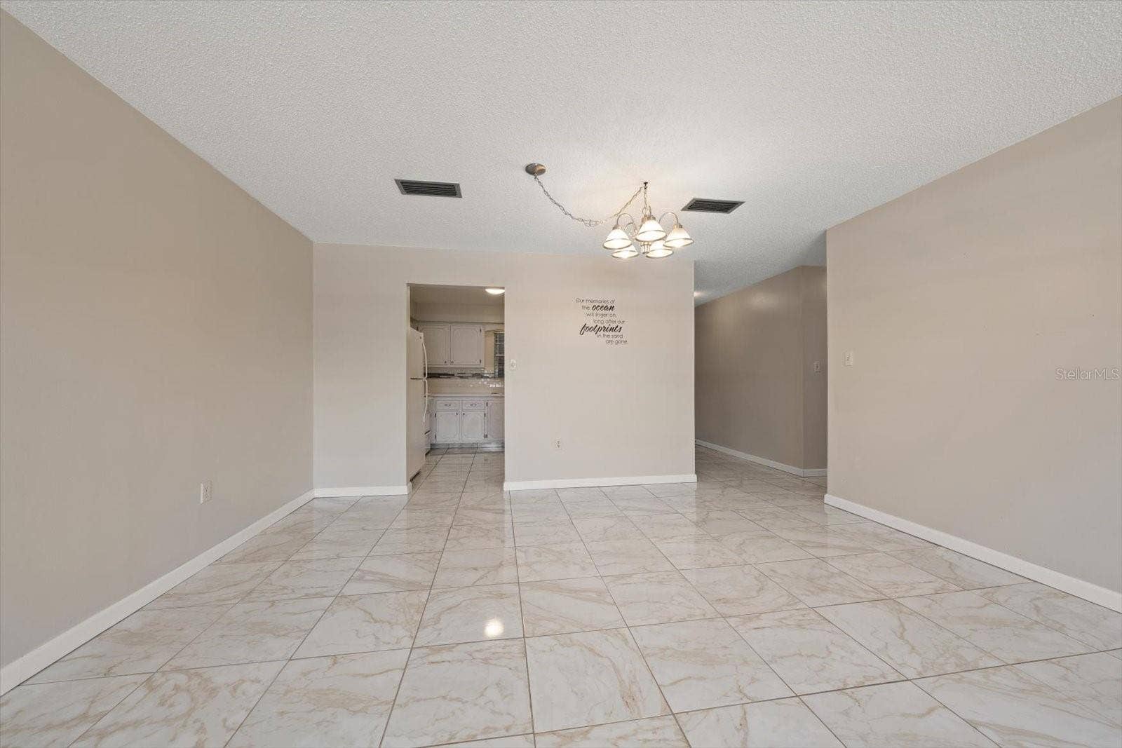 1706 BELLEAIR FOREST DRIVE, #238, Belleair, FL 33756 Spacious living / dining room combo
