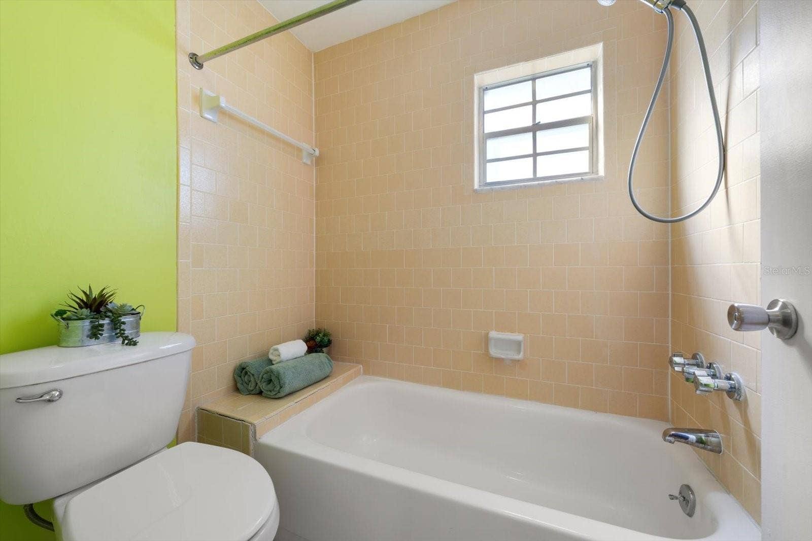 1706 BELLEAIR FOREST DRIVE, #238, Belleair, FL 33756 Primary en suite bath