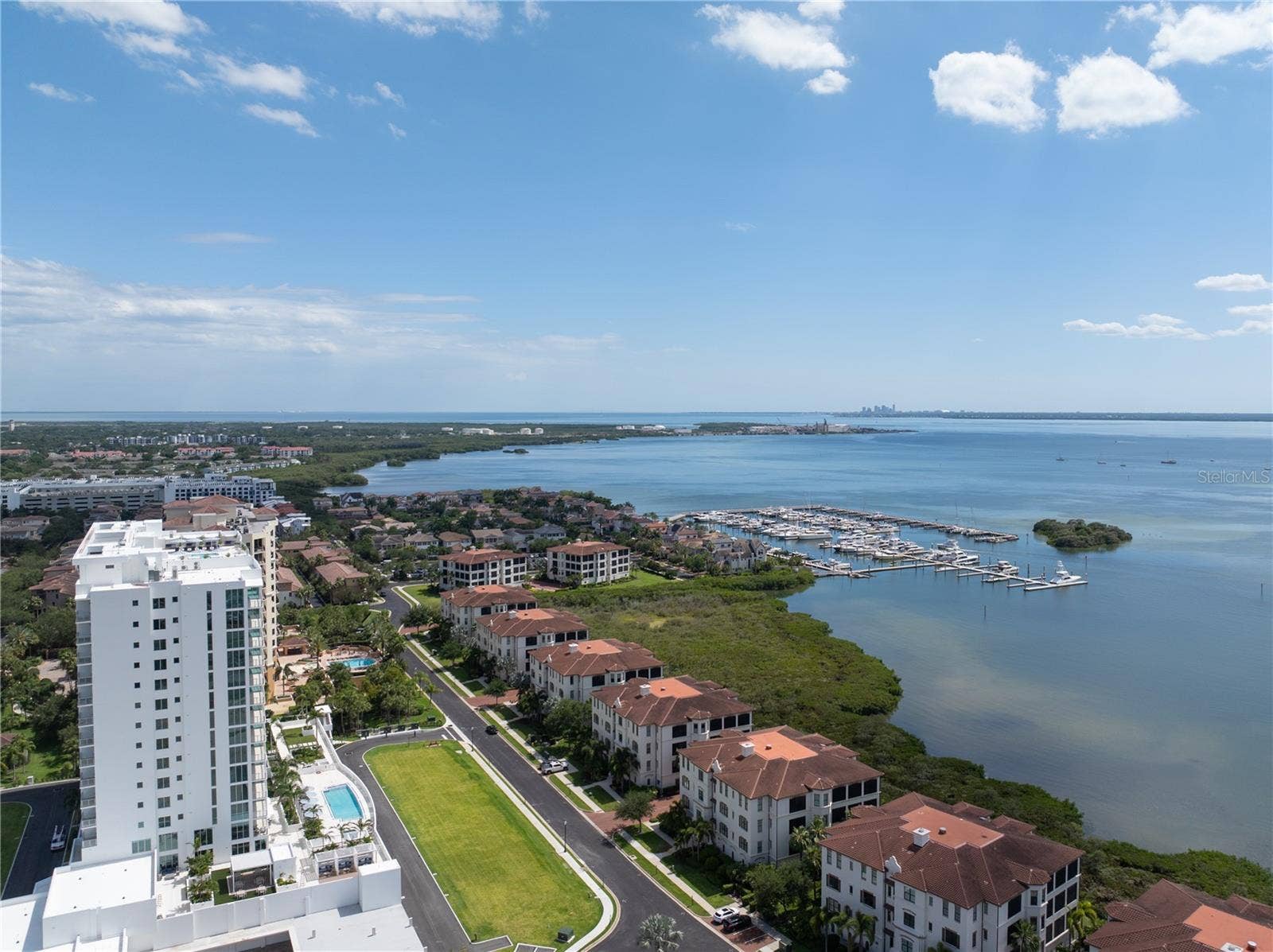 5713 BOWEN DANIEL DR., #1206, Tampa, FL 33616 5713 BOWEN DANIEL DR., #1206, Tampa, FL 33616
