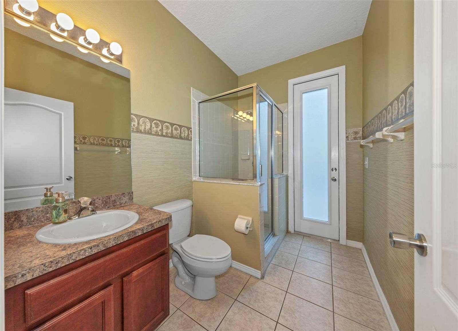 1406 MCCREA DRIVE, Lutz, FL 33549 1406 MCCREA DRIVE, Lutz, FL 33549