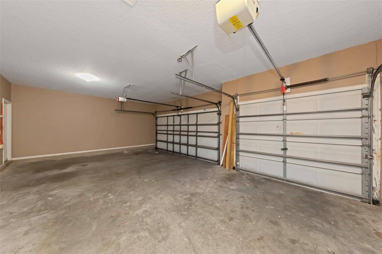 1406 MCCREA DRIVE, Lutz, FL 33549 1406 MCCREA DRIVE, Lutz, FL 33549
