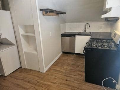 700 GROVE STREET N, #4, St Petersburg, FL 33701 700 GROVE STREET N, #4, St Petersburg, FL 33701