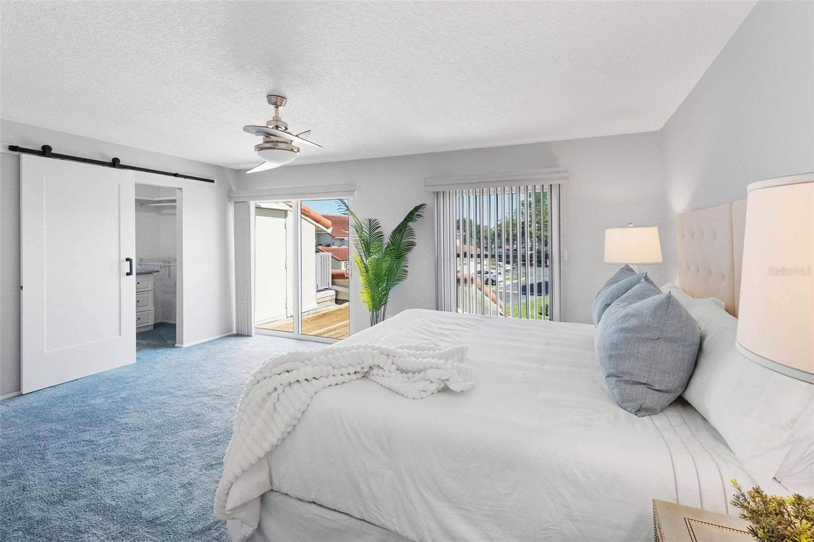 Primary Bedroom w/balcony