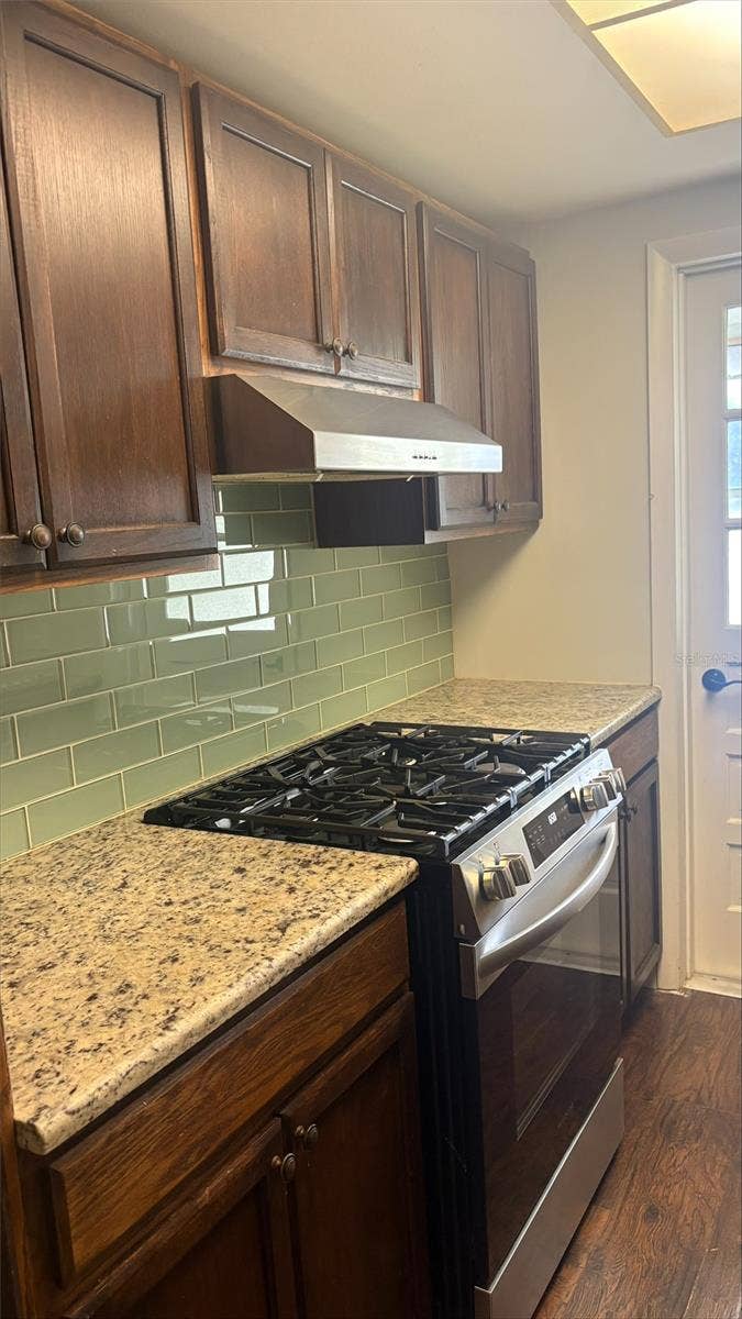 911 WASHINGTON AVENUE, #311, Largo, FL 33770 2025 Range -Natural Gas