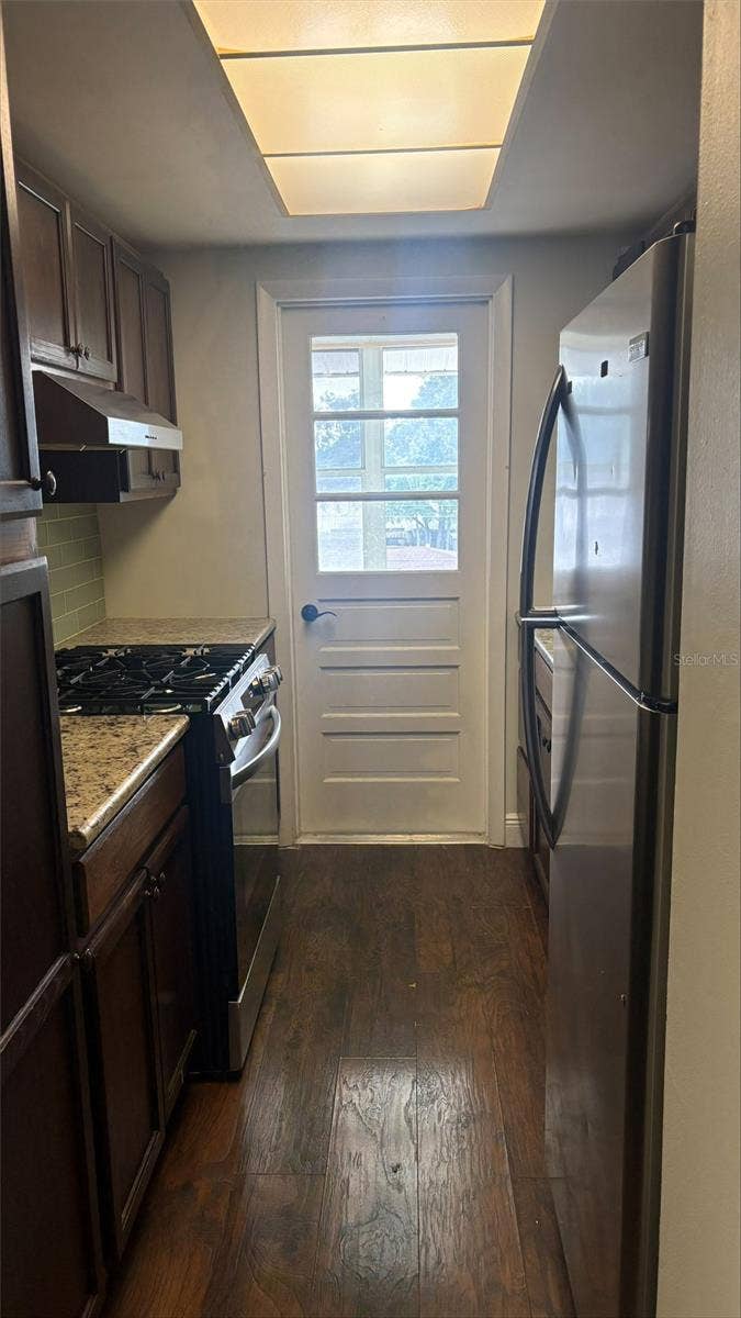 911 WASHINGTON AVENUE, #311, Largo, FL 33770 Kitchen