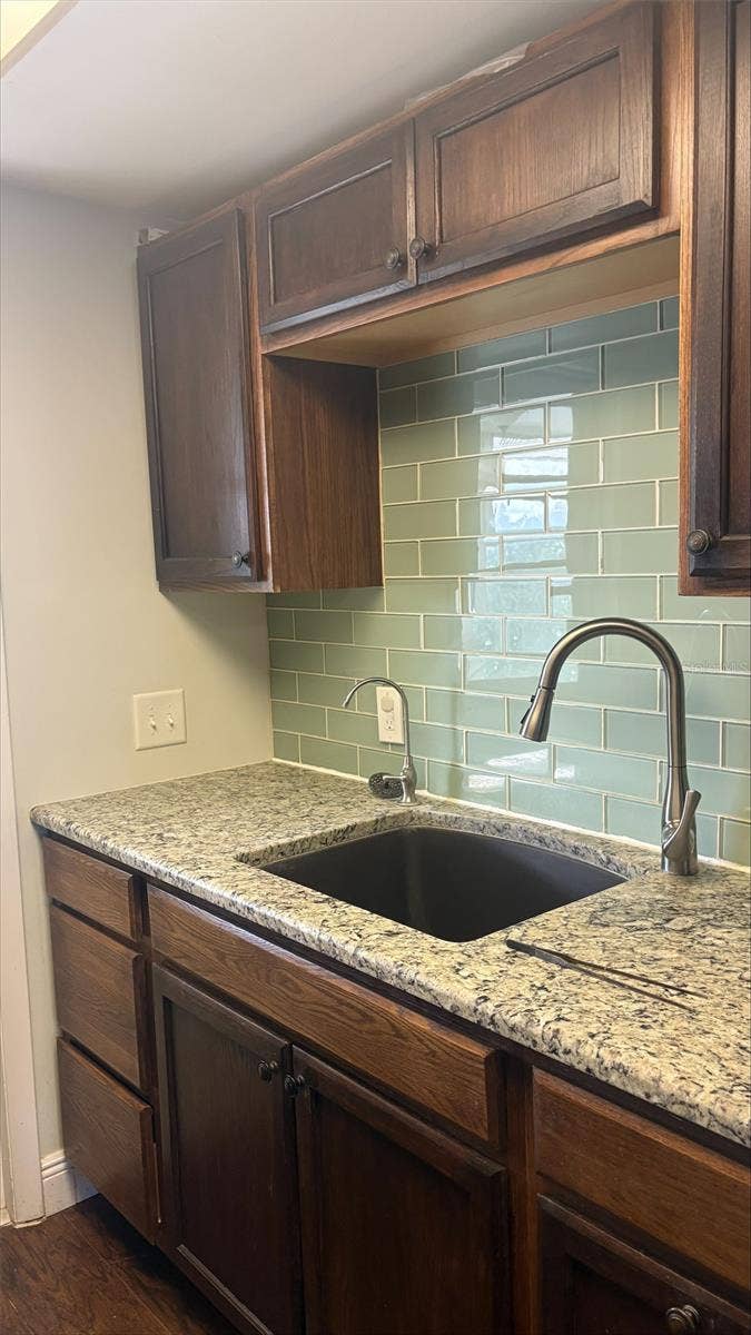 911 WASHINGTON AVENUE, #311, Largo, FL 33770 Kitchen
