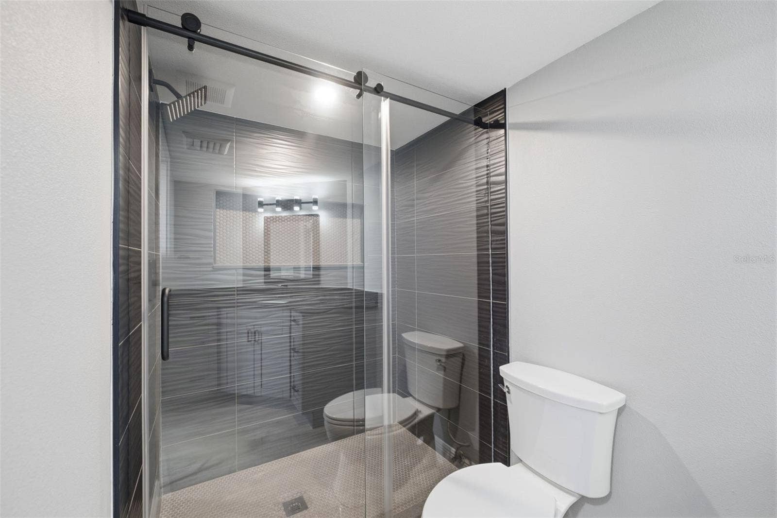 2333 FEATHER SOUND DRIVE, #A401, Clearwater, FL 33762 2333 FEATHER SOUND DRIVE, #A401, Clearwater, FL 33762