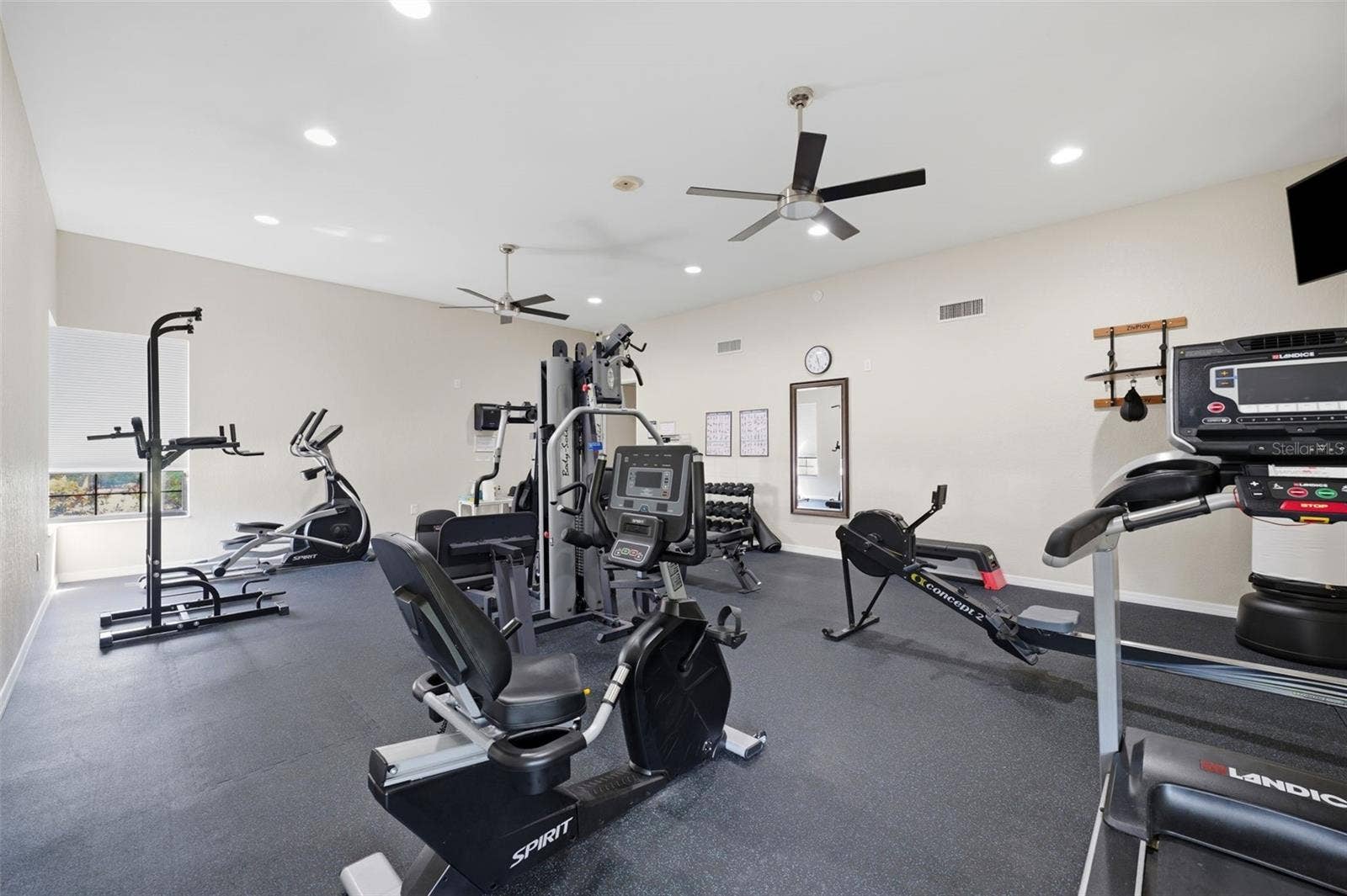 2333 FEATHER SOUND DRIVE, #A401, Clearwater, FL 33762 2333 FEATHER SOUND DRIVE, #A401, Clearwater, FL 33762