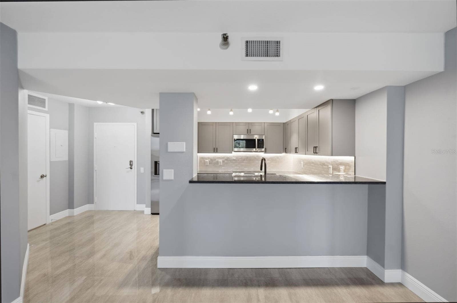 2333 FEATHER SOUND DRIVE, #A401, Clearwater, FL 33762 2333 FEATHER SOUND DRIVE, #A401, Clearwater, FL 33762