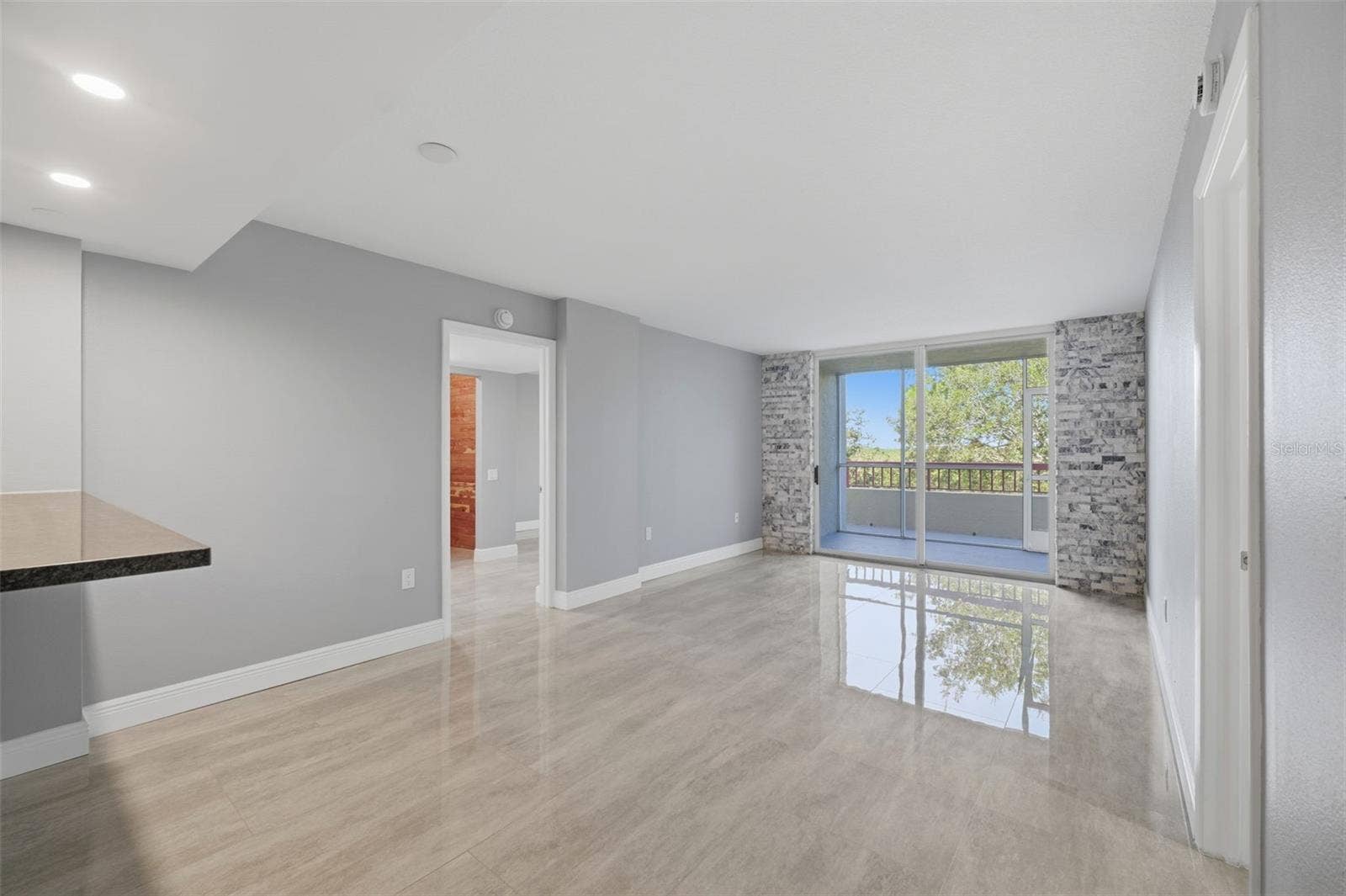 2333 FEATHER SOUND DRIVE, #A401, Clearwater, FL 33762 2333 FEATHER SOUND DRIVE, #A401, Clearwater, FL 33762