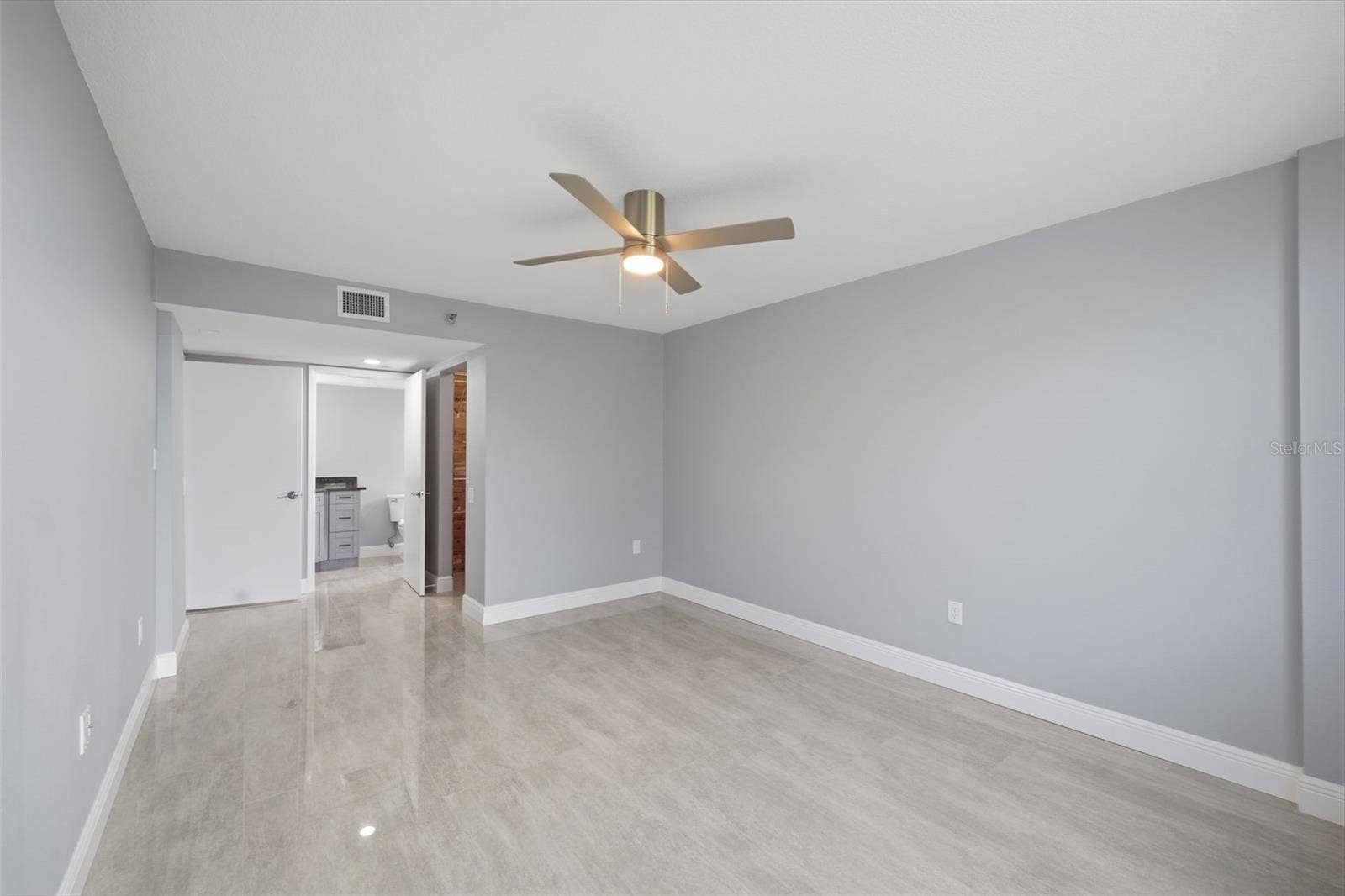 2333 FEATHER SOUND DRIVE, #A401, Clearwater, FL 33762 2333 FEATHER SOUND DRIVE, #A401, Clearwater, FL 33762