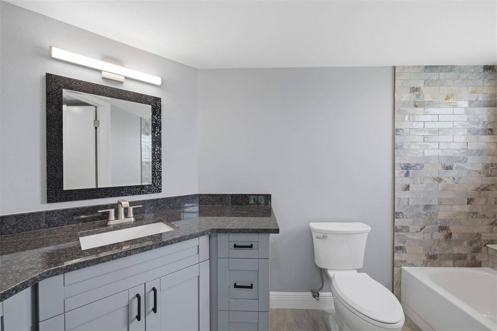 2333 FEATHER SOUND DRIVE, #A401, Clearwater, FL 33762 2333 FEATHER SOUND DRIVE, #A401, Clearwater, FL 33762
