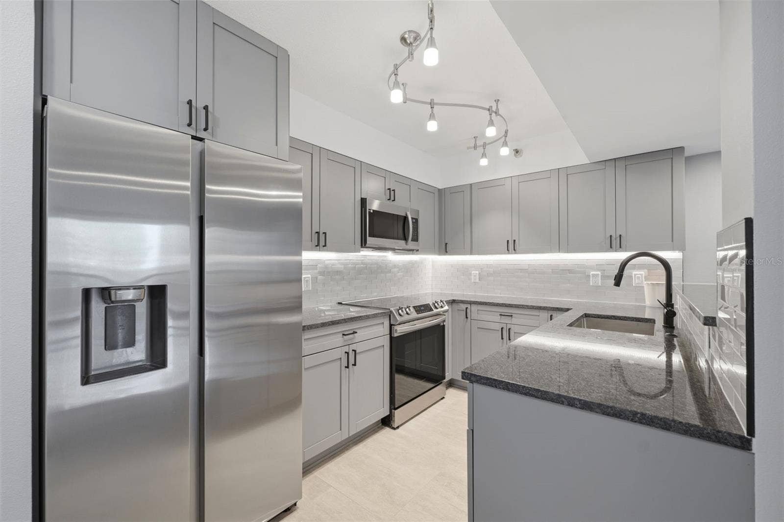 2333 FEATHER SOUND DRIVE, #A401, Clearwater, FL 33762 2333 FEATHER SOUND DRIVE, #A401, Clearwater, FL 33762